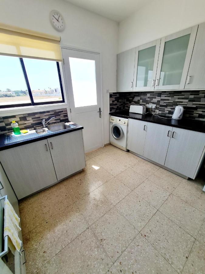 2 Bedroom Townhouse, Close To Paphos Harbour, Use Of Onsite Facilities Exterior foto