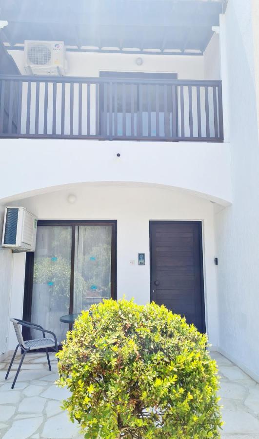 2 Bedroom Townhouse, Close To Paphos Harbour, Use Of Onsite Facilities Exterior foto